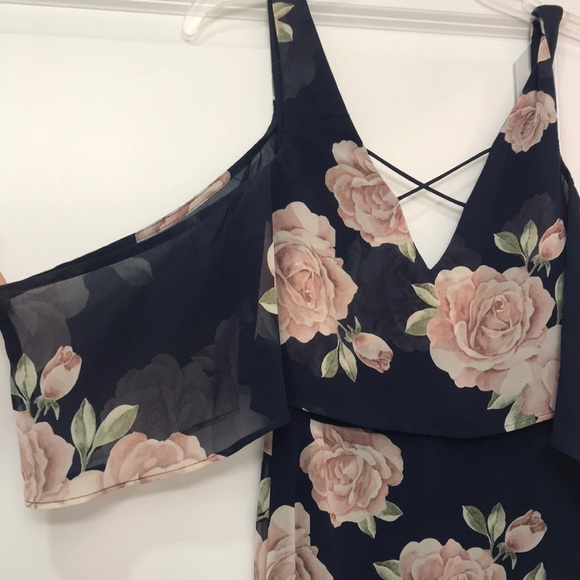 Flowered off the shoulder maxi dress - Picture 2 of 4